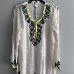 Chic White Embroidered Tunic Top
